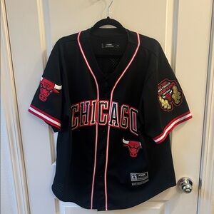 Pro Standard Chicago Bulls Button Up Jersey, size XL.  Six time champs patch!